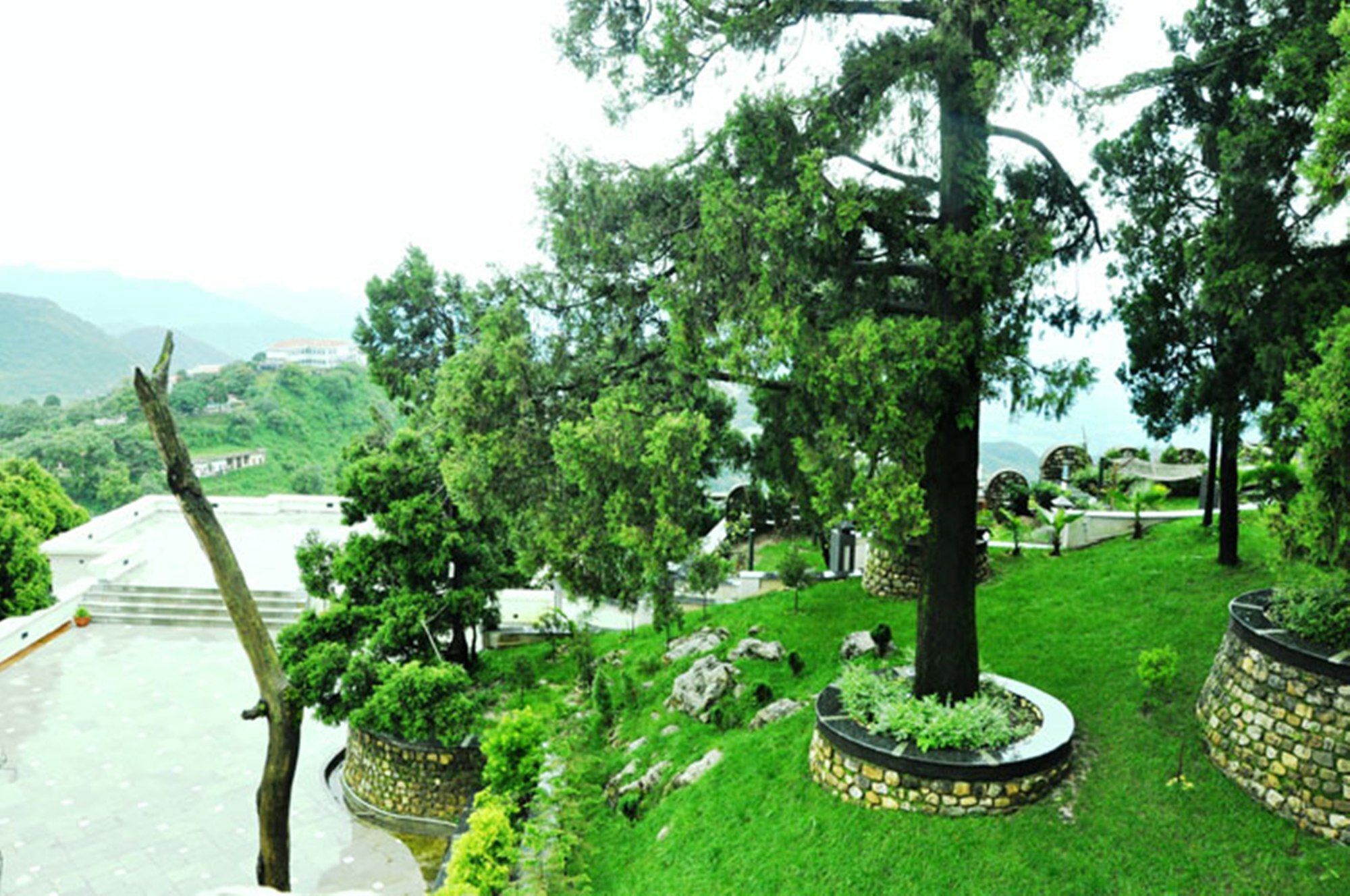 Royal Orchid Fort Resort Mussoorie Kültér fotó